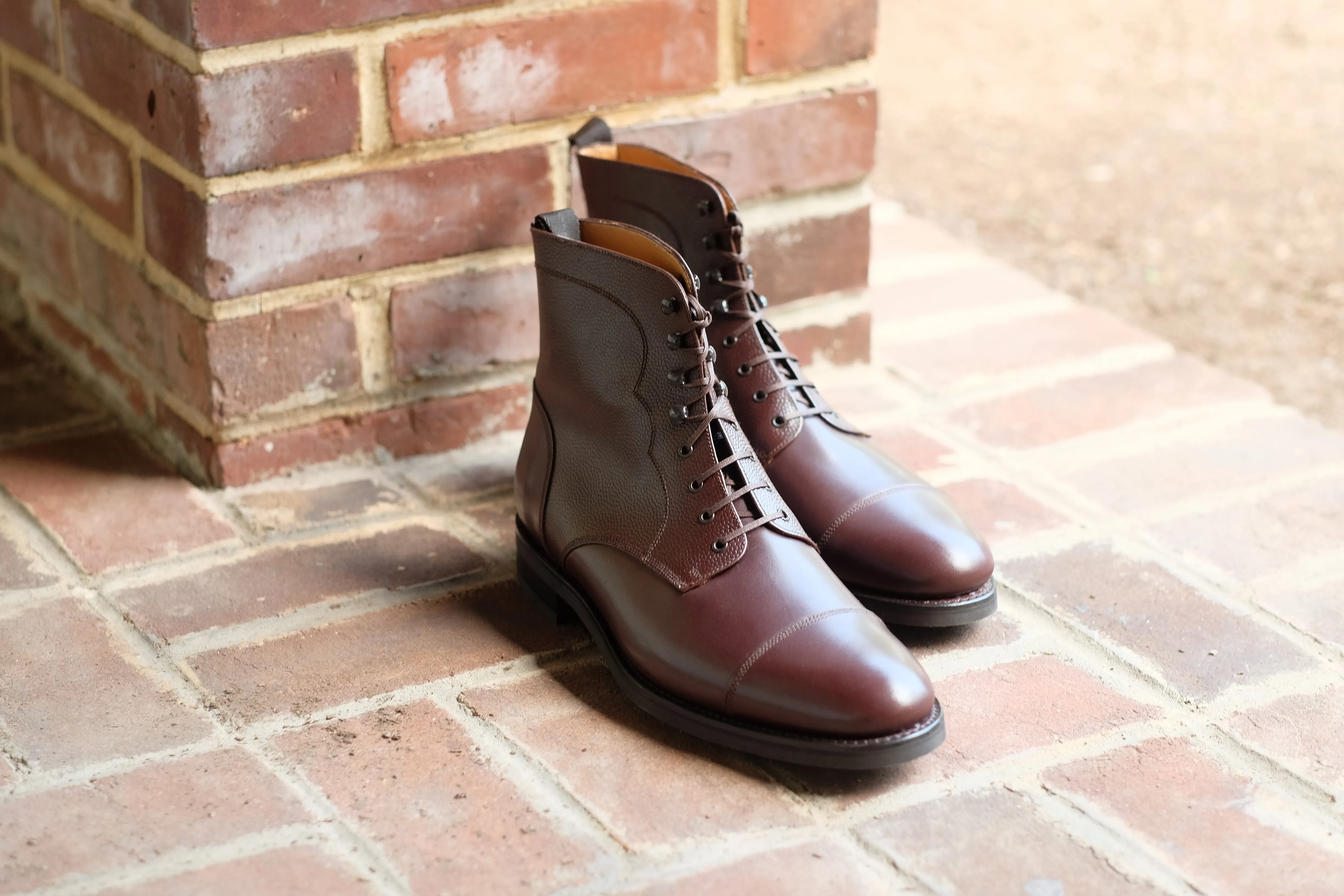 Columbia Redux - Dark Oak Calf / Dark Oak Grain