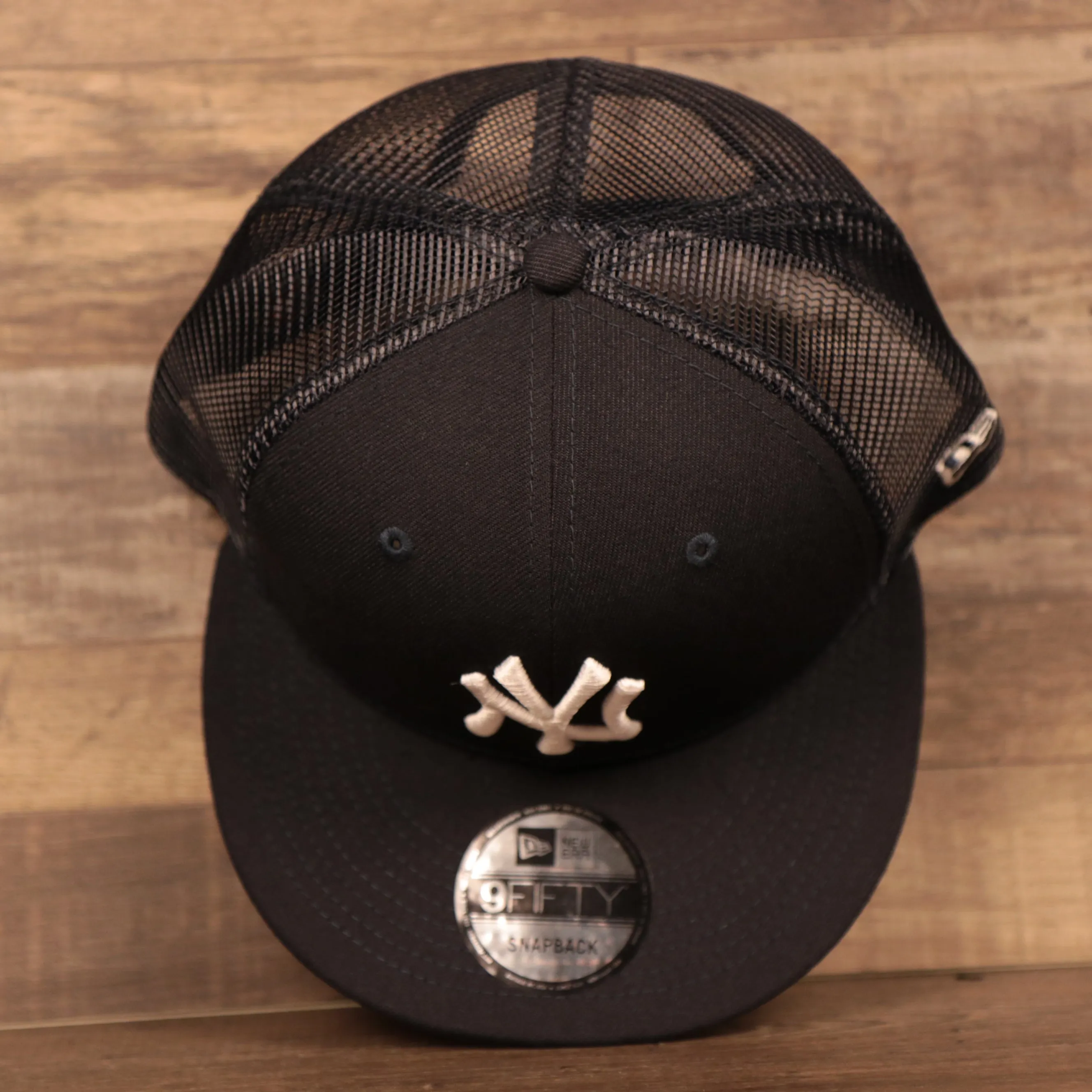 NY Yankees Navy Gray Bottom Trucker Hats | New York Yankees Grey Brim 9Fifty Navy Mesh Snapback