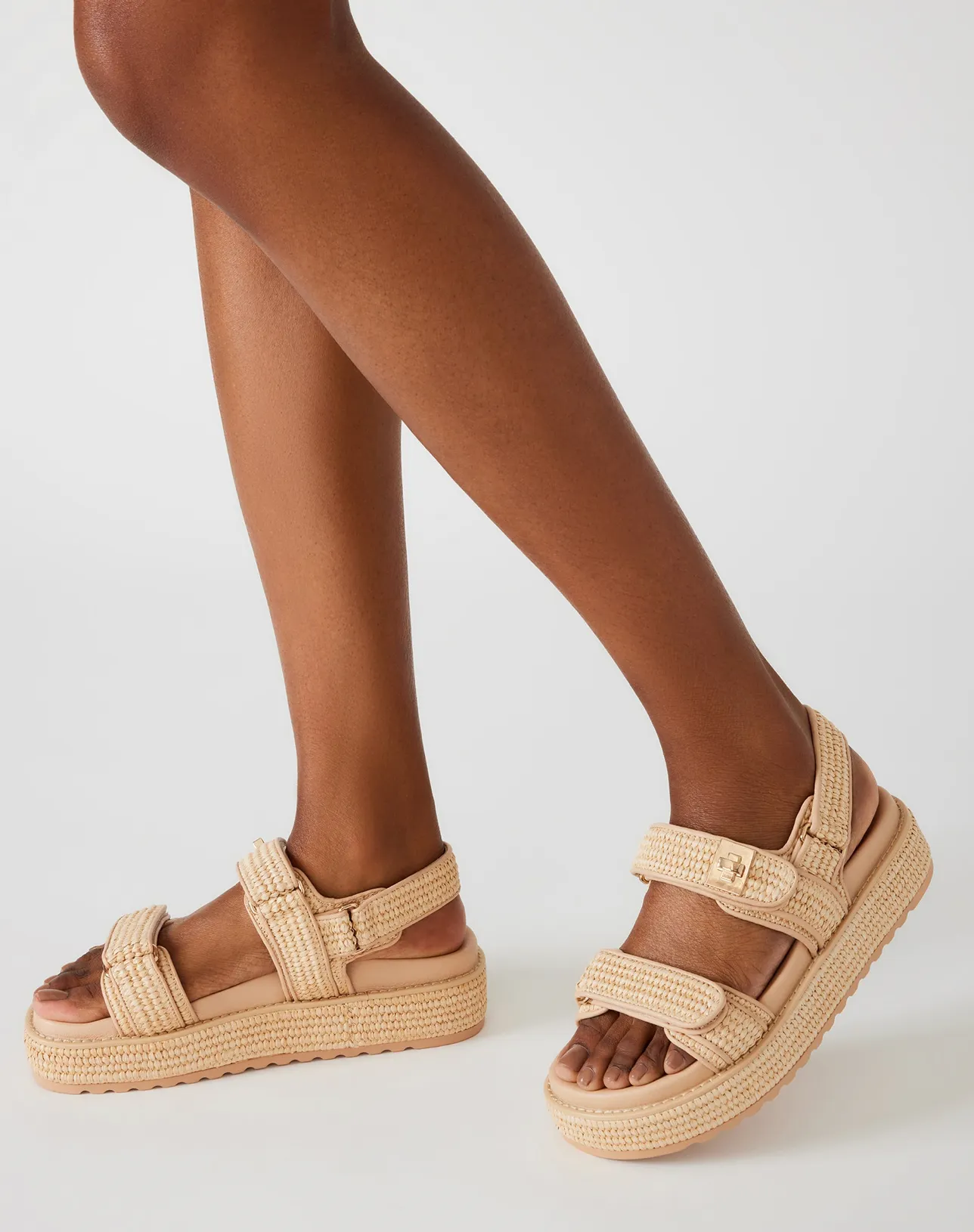 STEVE MADDEN  BIG MONA SANDAL